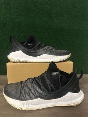 Under Armour Curry 5 Black Silver Basketball Shoes Mens Size 12